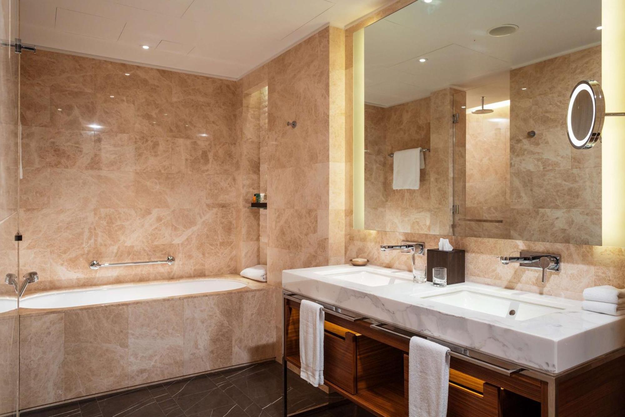 Hilton 5* Киев